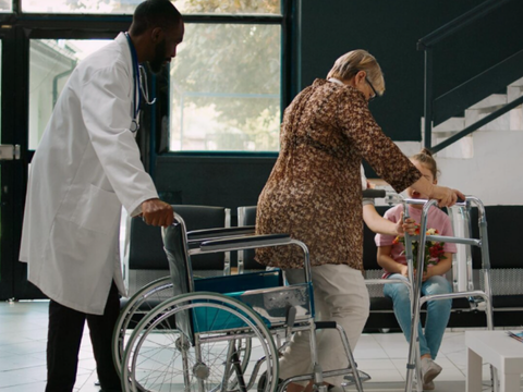 CUIDADOS BÁSICOS EM HOSPITAIS MUNICIPAIS